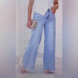 NWT Risen Women's Light Wash Frayed Hem Jeans